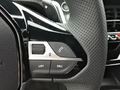 Photo 20 Peugeot 2008  Hybrid 145 e-DCS6