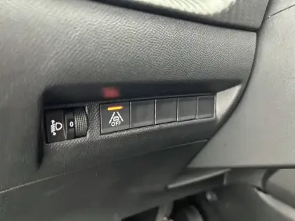 Photo 23 Peugeot 208  PureTech 75 S&S BVM5