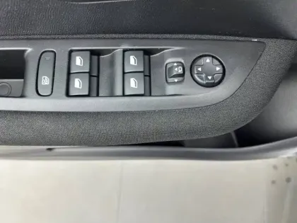 Photo 43 Peugeot 208 Gén. II Ph1 NG Active Pack 5