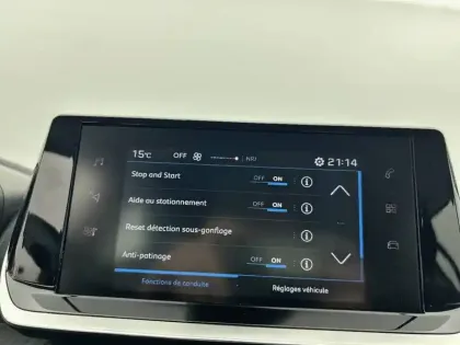 Photo 25 Peugeot 208  PureTech 75 S&S BVM5