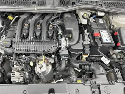 Photo 70 Peugeot 208  PureTech 75 S&S BVM5