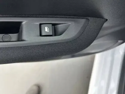 Photo 14 Peugeot 208  PureTech 75 S&S BVM5