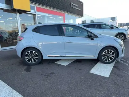 Photo 5 Renault Clio  E-Tech full hybrid 145 ch GSR2