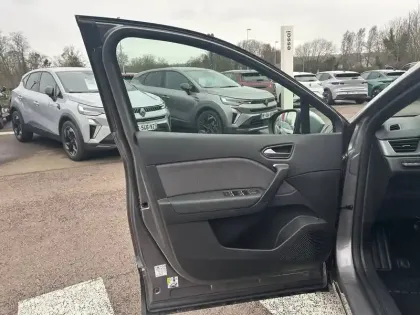 Photo 14 Renault Captur  E-Tech full hybrid 145 ch