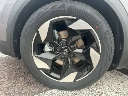 Photo 9 Renault Captur  E-Tech full hybrid 145 ch