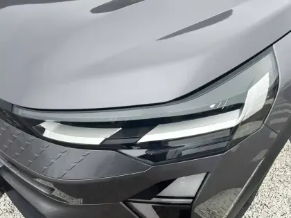 Photo 15 Renault Captur  E-Tech full hybrid 145 ch