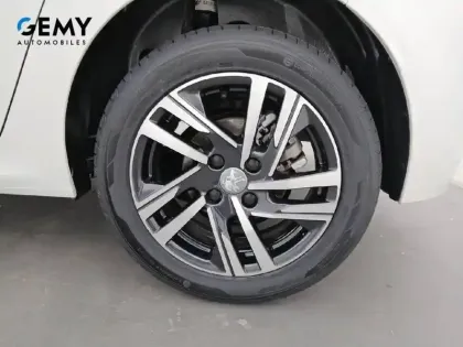 Photo 52 Peugeot 208  PureTech 100 S&S BVM6