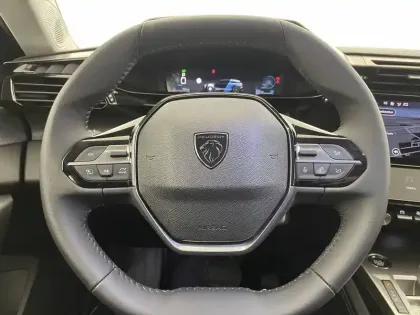 Photo 22 Peugeot 308  Hybrid 145 e-DCS6