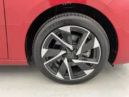 Photo 17 Peugeot 308  Hybrid 145 e-DCS6