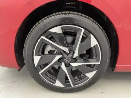 Photo 16 Peugeot 308  Hybrid 145 e-DCS6