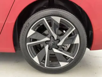 Photo 15 Peugeot 308  Hybrid 145 e-DCS6