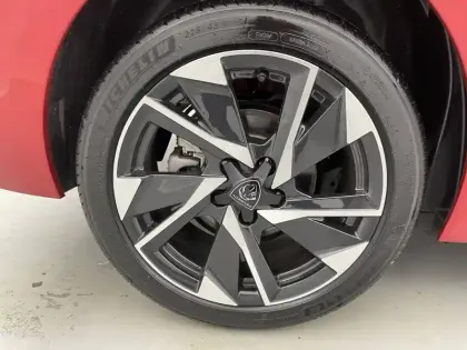 Photo 18 Peugeot 308  Hybrid 145 e-DCS6