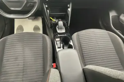 Photo 9 Peugeot 208  Electrique 50 kWh 136ch