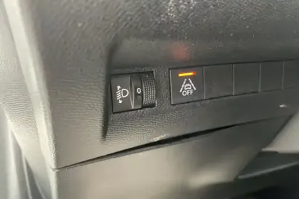 Photo 18 Peugeot 208  Electrique 50 kWh 136ch