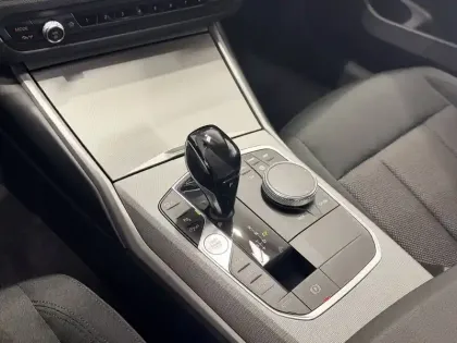 Photo 7 BMW Serie 3 318d 150 ch BVA8