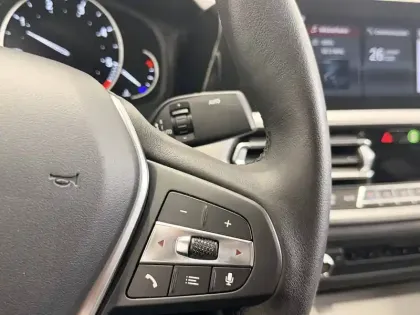 Photo 36 BMW Serie 3 318d 150 ch BVA8