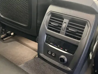 Photo 123 BMW Serie 3 318d 150 ch BVA8