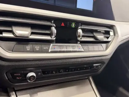 Photo 39 BMW Serie 3 318d 150 ch BVA8