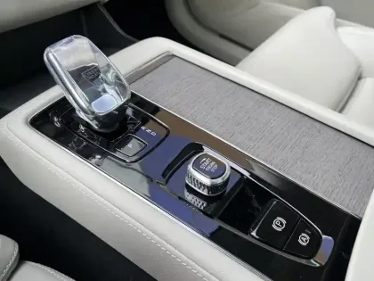 Photo 32 Volvo Xc90  T8 AWD Hybride Rechargeable 455 ch Geartronic 8 7pl