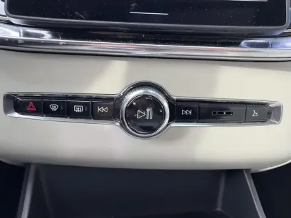 Photo 31 Volvo Xc90  T8 AWD Hybride Rechargeable 455 ch Geartronic 8 7pl