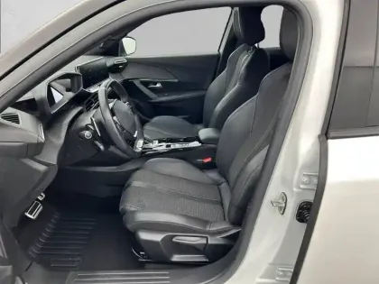 Photo 10 Peugeot 2008  PureTech 130 S&S EAT8