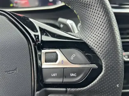 Photo 22 Peugeot 2008  PureTech 130 S&S EAT8