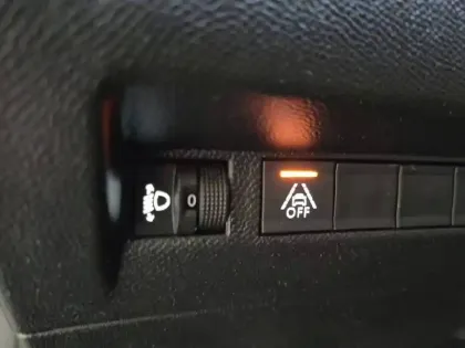 Photo 27 Peugeot 208  PureTech 75 S&S BVM5