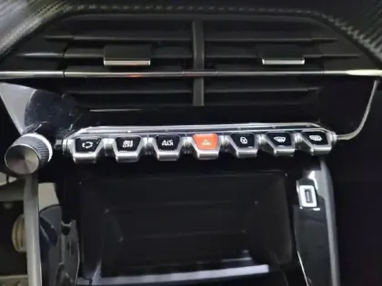 Photo 23 Peugeot 208  PureTech 75 S&S BVM5