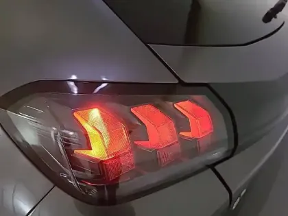 Photo 16 Peugeot 208  PureTech 75 S&S BVM5