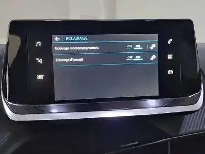 Photo 22 Peugeot 208  PureTech 75 S&S BVM5