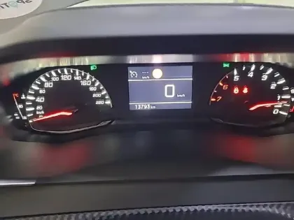 Photo 9 Peugeot 208  PureTech 75 S&S BVM5