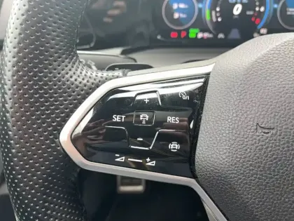 Photo 14 Volkswagen Golf  1.4 Hybrid Rechargeable OPF 245 DSG6