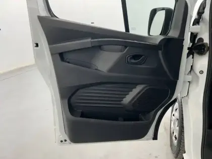 Photo 10 Renault Trafic  L1 dCi 150 Energy S&S