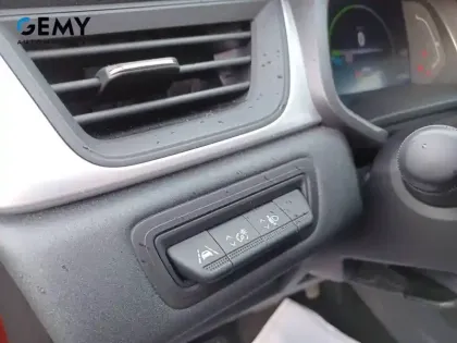 Photo 12 Renault Captur  E-Tech full hybrid 145