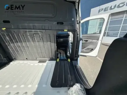 Photo 15 Peugeot Partner  FOURGON STANDARD 650 KG BLUEHDI 100 S&S BVM5