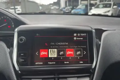 Photo 18 Peugeot 208  PureTech 110ch S&S BVM6