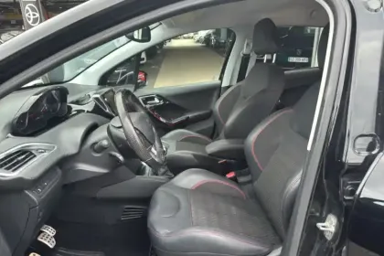 Photo 37 Peugeot 208  PureTech 110ch S&S BVM6