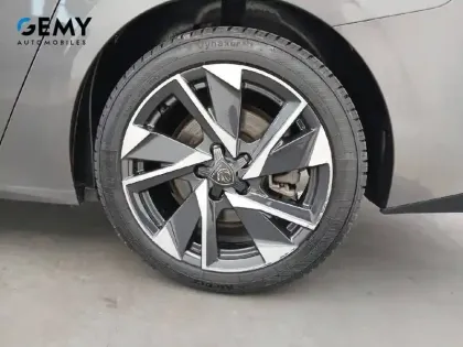 Photo 27 Peugeot 308  SW PHEV 180 e-EAT8