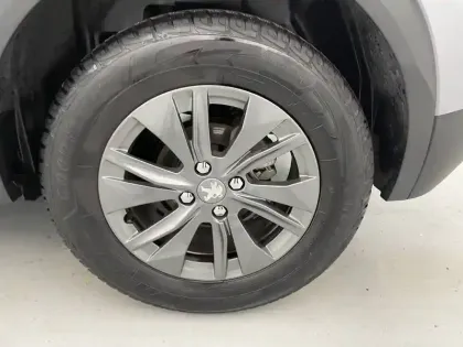 Photo 47 Peugeot 2008  PureTech 100 S&S BVM6