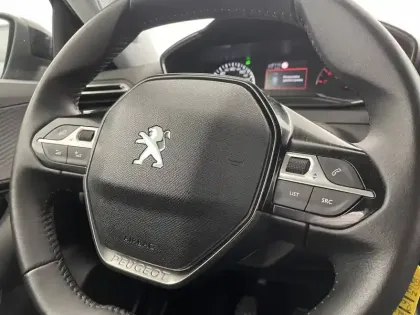 Photo 92 Peugeot 2008  PureTech 100 S&S BVM6