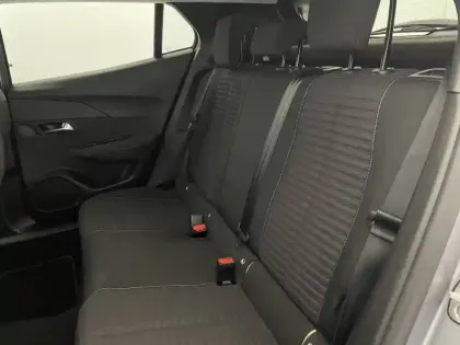 Photo 78 Peugeot 2008  PureTech 100 S&S BVM6