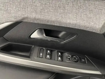 Photo 63 Peugeot 3008  Hybrid 145 e-DCS6