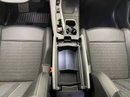 Photo 56 Peugeot 3008  Hybrid 145 e-DCS6