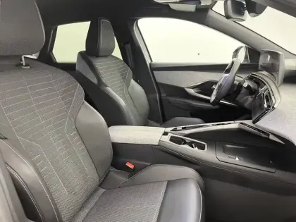 Photo 90 Peugeot 3008  Hybrid 145 e-DCS6