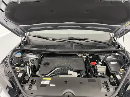 Photo 52 Peugeot 3008  Hybrid 145 e-DCS6