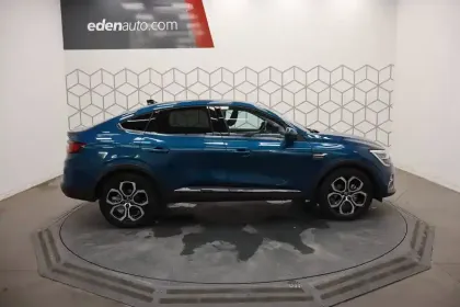 Photo 8 Renault Arkana  E-Tech hybride 145 - 22