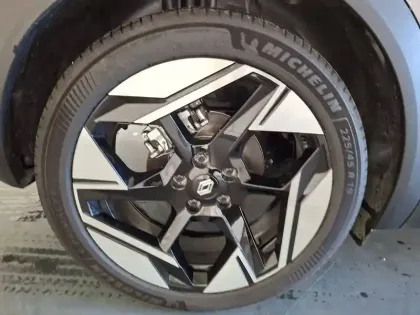 Photo 13 Renault Symbioz  E-Tech full hybrid 145