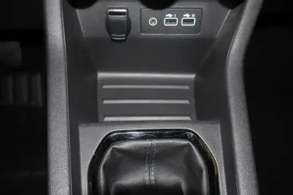 Photo 41 Renault Clio Gén. V (BJA) Ph1 NG Equilibre 5