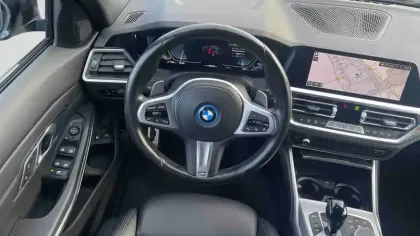 Photo 5 BMW Serie 3 Touring 330e xDrive 292 ch BVA8