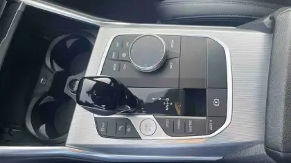 Photo 9 BMW Serie 3 Touring 330e xDrive 292 ch BVA8